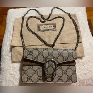 GUCCI Dionysus GG Supreme super mini bag